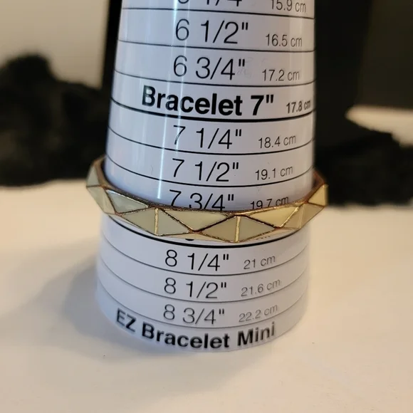 Set of 2 Vintage Enamel Painted Bracelets - Picture 14 of 15